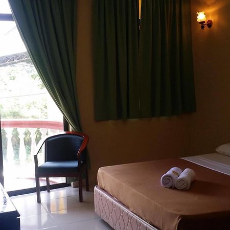 Hji Residensi Hotel Kuah Exterior photo