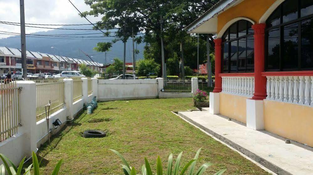 Hji Residensi Hotel Kuah Exterior photo