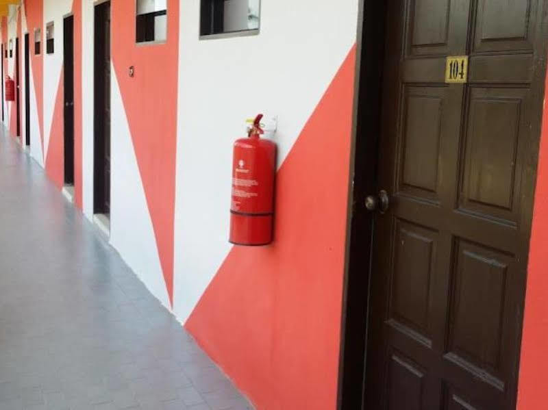 Hji Residensi Hotel Kuah Exterior photo